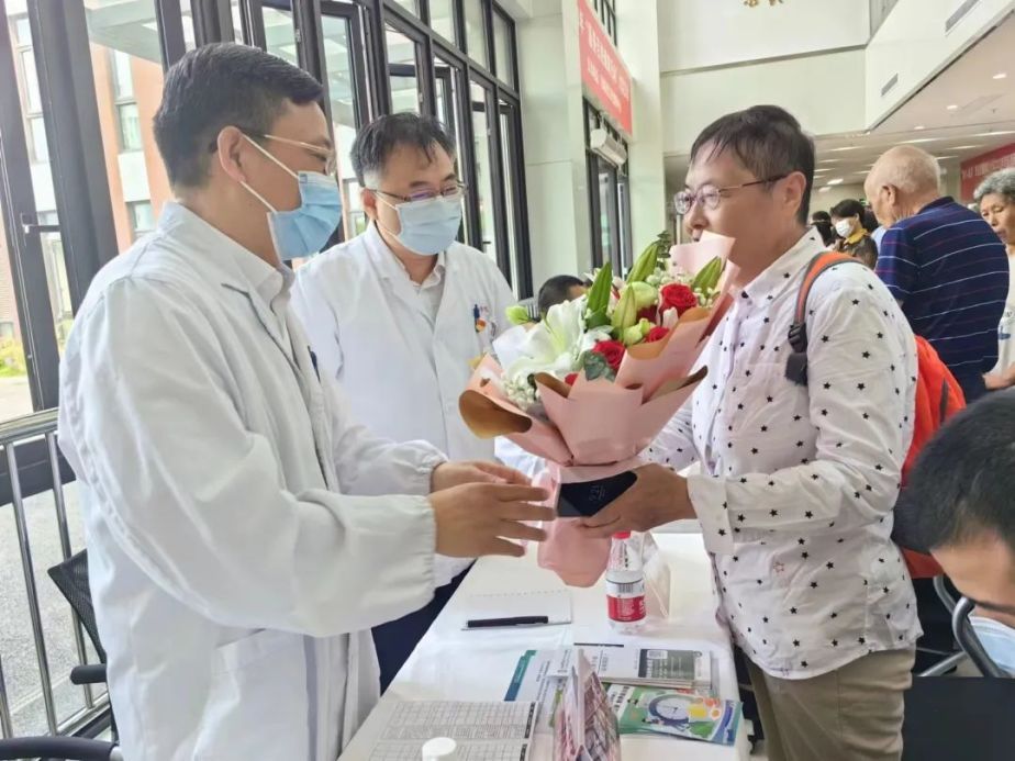 浦東啟動(dòng)首個(gè)腎病腹透健康咨詢服務(wù) 優(yōu)質(zhì)醫(yī)療資源下沉社區(qū)，惠及居民健康